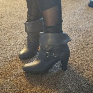 Sold-Ankle booties